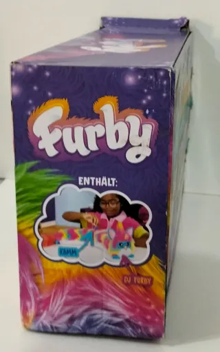 DJ Furby Rainbow, 2025, Aleman