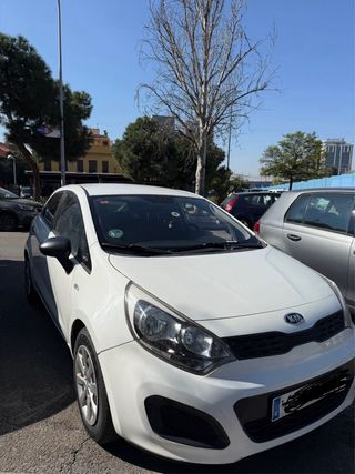 Kia Rio Blanco 2012