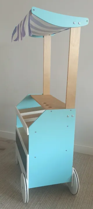 Puesto de mercado de madera para niños