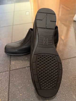 Botines negros de piel