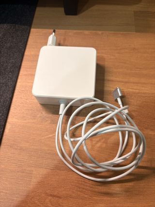 Cargador Apple Macbook Magsafe 2 85W
