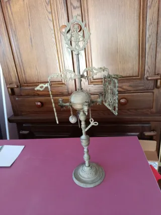 Lámpara de aceite antigua decorativa