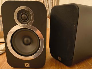 Altavoces Q Acoustics 3020i Negros