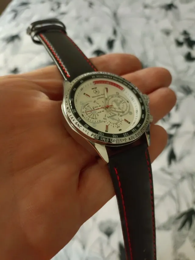 Reloj Mercedes-Benz
