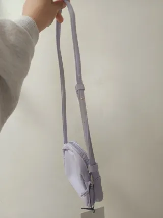 Bolso bandolera lila Lefties