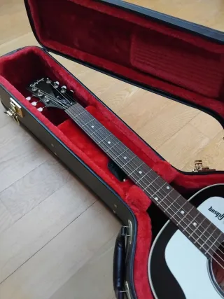 Guitarra electroacústica Epiphone J45 Slash.