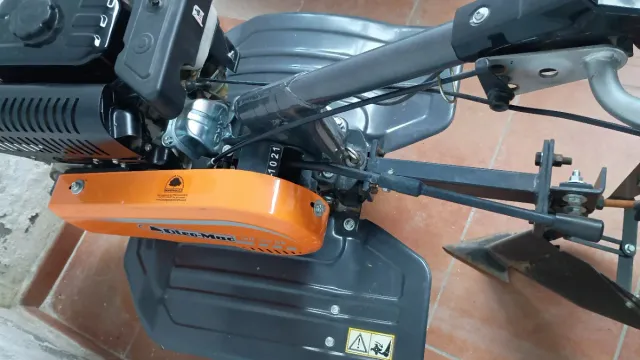 Motoazada Oleo Mac MH 197 RK