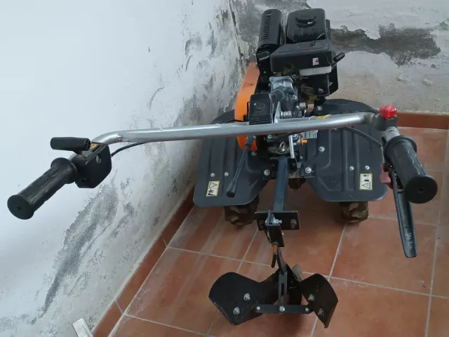 Motoazada Oleo Mac MH 197 RK