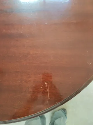 Mesa de comedor redonda de madera