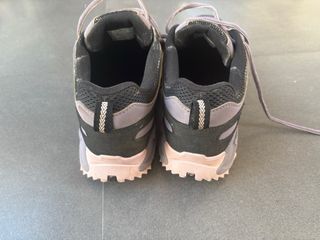 Zapatillas deportivas Columbia grises y rosas