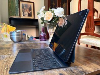 iPad Pro 13 M5 256GB Cell + Magic Keyboard origina