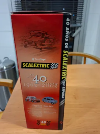 SCALEXTRIC CAJA DE LOS SEAT 600 DEL 40 ANIVERSARIO
