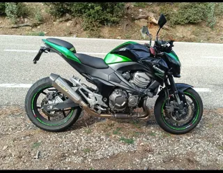 Kawasaki Z800 Negra y Verde