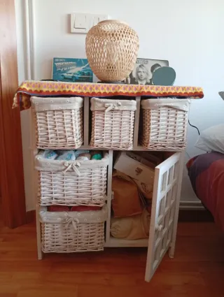 Mueble Auxiliar con Cestas y Puerta