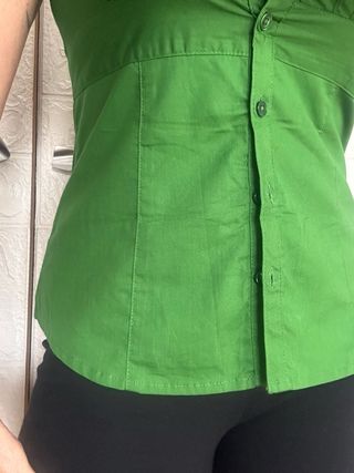 Camisa verde sin mangas Talla M