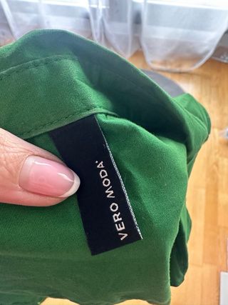 Camisa verde sin mangas Talla M