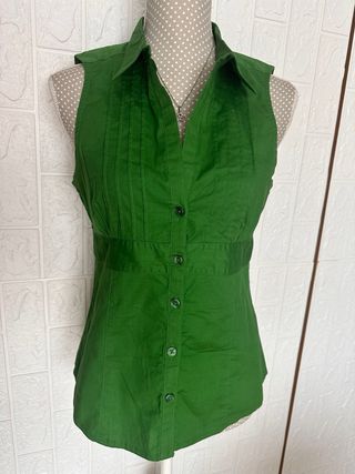 Camisa verde sin mangas Talla M