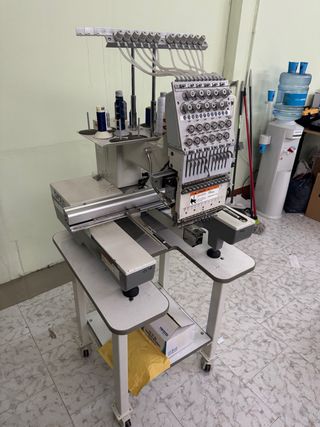 Máquina de bordar Broin (leer descripción)