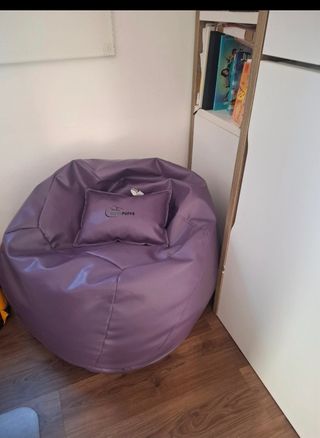 Puf infantil morado con cojín
