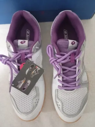 Zapatillas deportivas mujer blancas y moradas