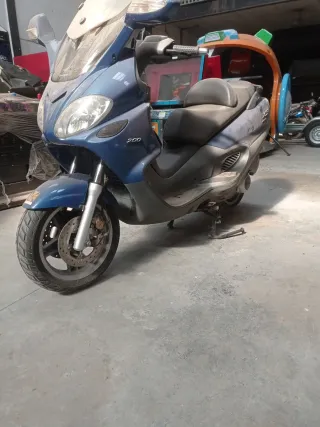 Piaggio X9 Maxi Scooter Azul 200cc