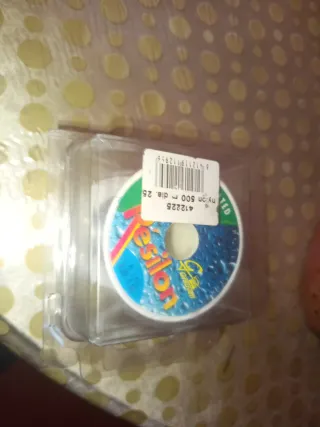 Señuelo de pesca y sedal