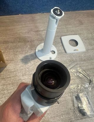 AXIS P1364 Network Camera Cámara de vigi