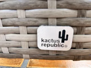 Sofá esquinero exterior Kactus Republic + mesa
