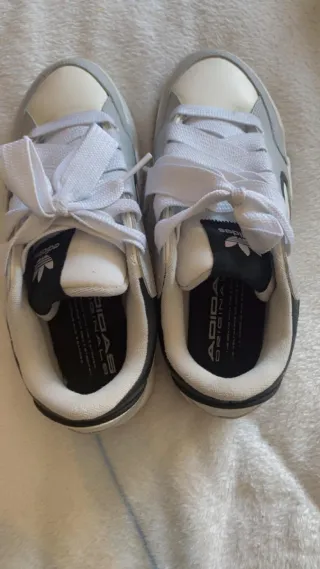 Zapatillas Adidas Hombre Grises y Blancas