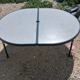 Mesa plegable semicircular