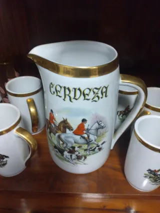 Jarra Cerveza y 6 Vasos Porcelana Dorado