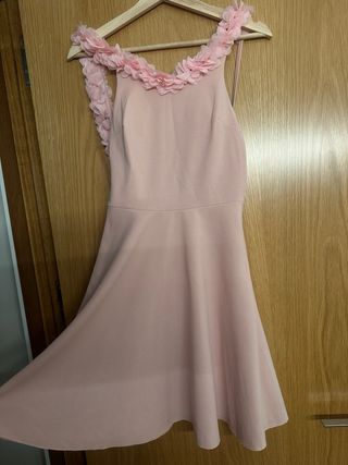 Vestido rosa con flores