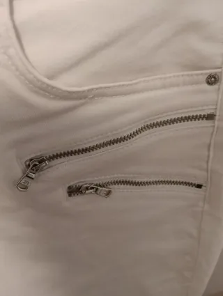 Lote de camisetas y pantalones Zara .