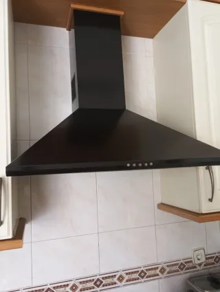 Campana extractora negra