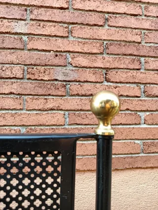 Conjunto chimenea negro y dorado