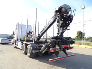 Scania R 440 - CAMION PLATAFORMA PARA TRONCOS