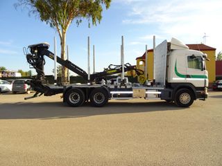 Scania R 440 - CAMION PLATAFORMA PARA TRONCOS