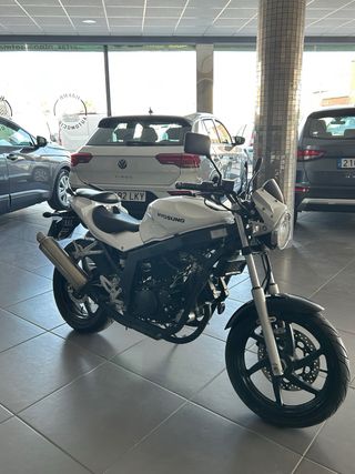 Hyosung GT Comet Naked