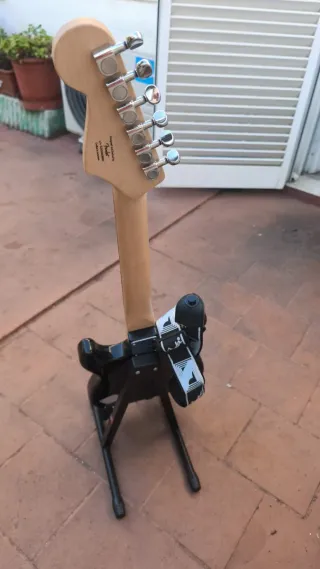 Squier Mini Strat V2 BK IL Guitarra Eléctrica