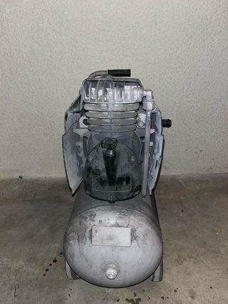 Compresor de aire Kromar + pistola de pintura