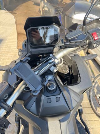 Honda X-ADV 750 2022 Con maleta escape Negociable