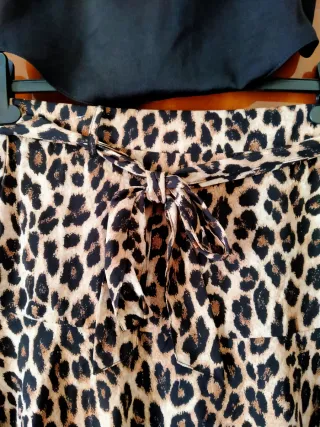 Conjunto Top Negro y Falda Animal Print