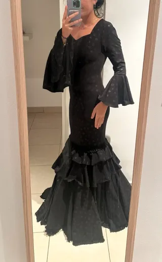Traje Flamenca Negro con Lunares