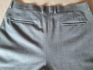 Pantalón largo gris