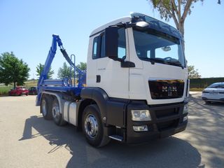 MAN FE 320 - CAMION GANCHO DE CADENAS
