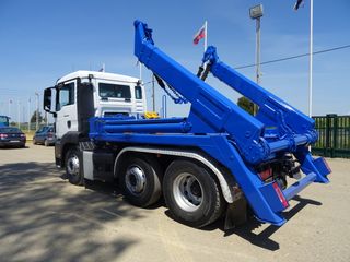 MAN FE 320 - CAMION GANCHO DE CADENAS
