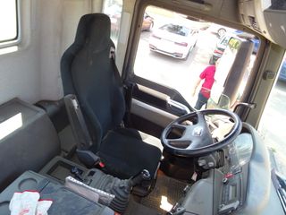 MAN FE 320 - CAMION GANCHO DE CADENAS