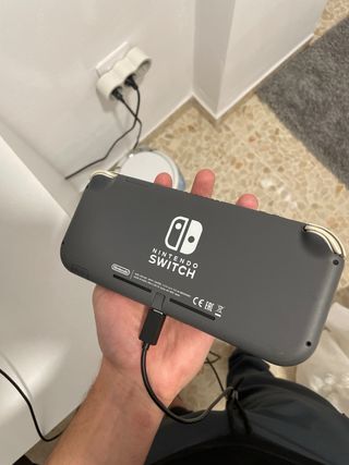 Nintendo Switch Lite Negra y Amarilla