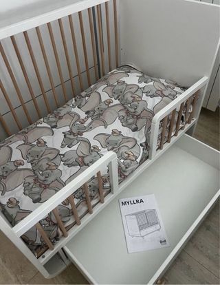 Cuna de madera para bebé