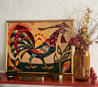 Jarrón de vidrio ámbar prensado